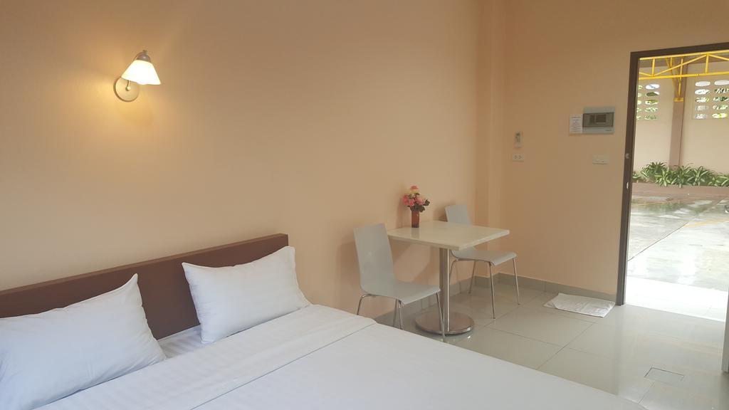 Jirasin Hotel&Apartment Ranong Exterior foto